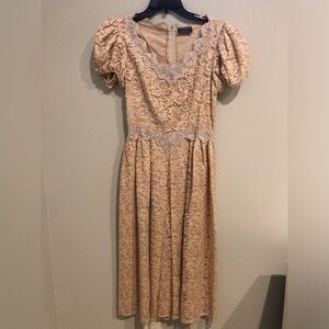 Vintage 1980s tan lace dress